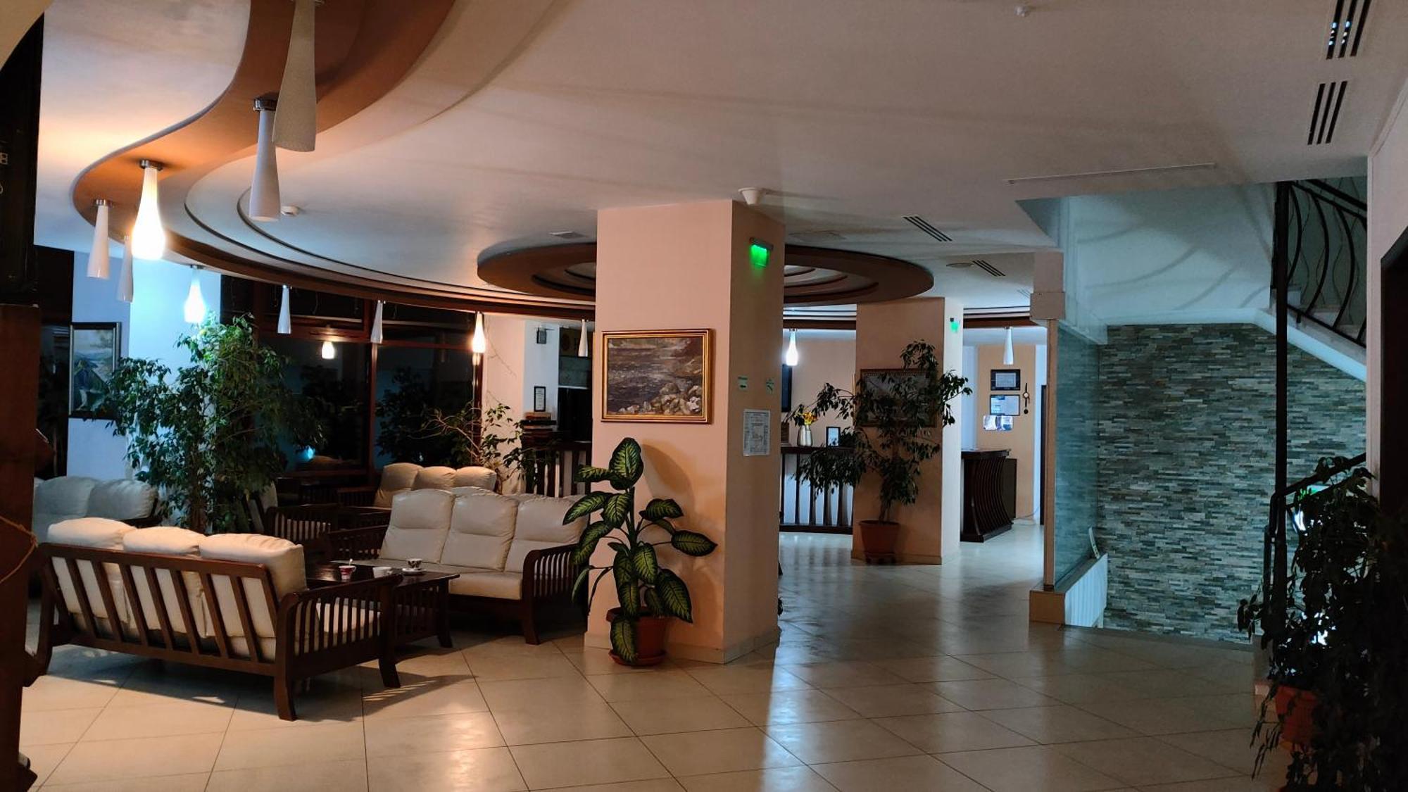 Hotel Valea Cu Pesti Căpăţîneni-Ungureni Екстериор снимка