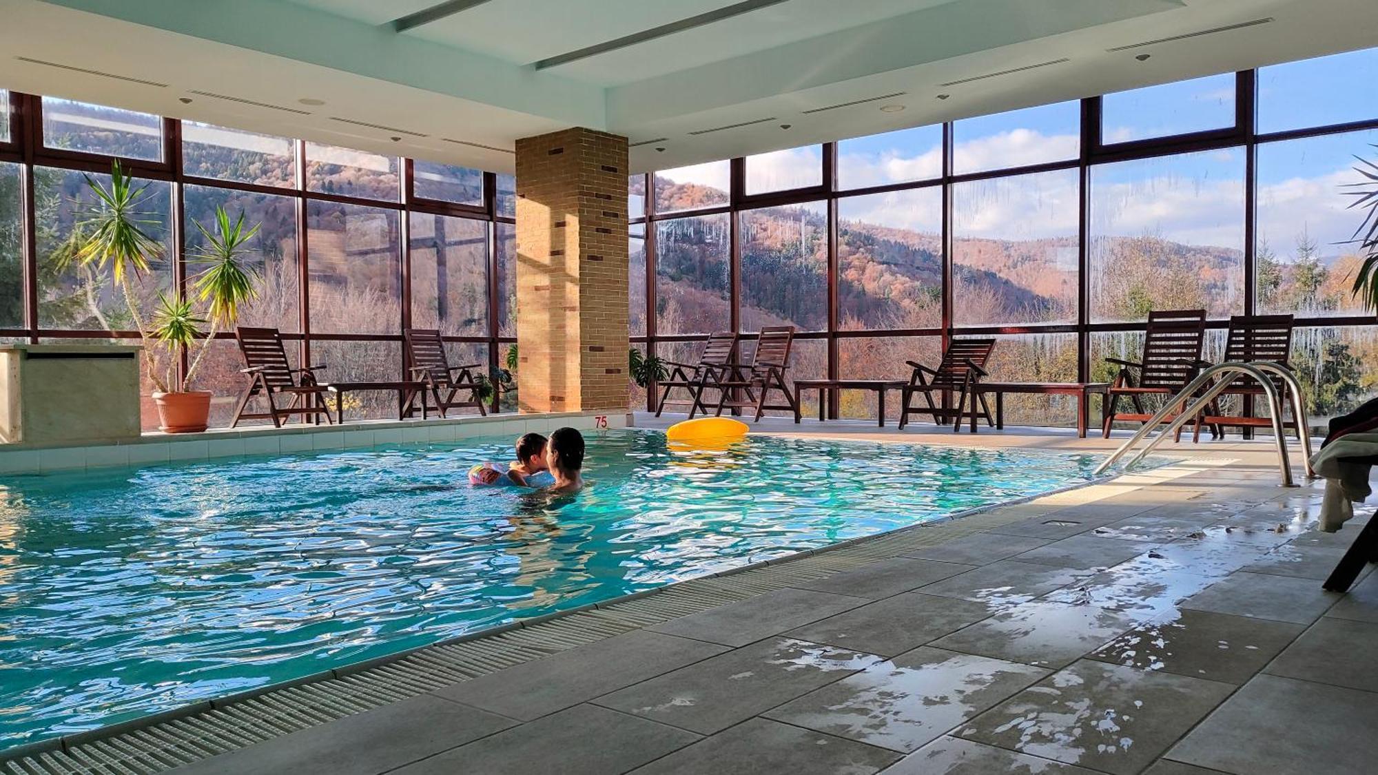Hotel Valea Cu Pesti Căpăţîneni-Ungureni Екстериор снимка