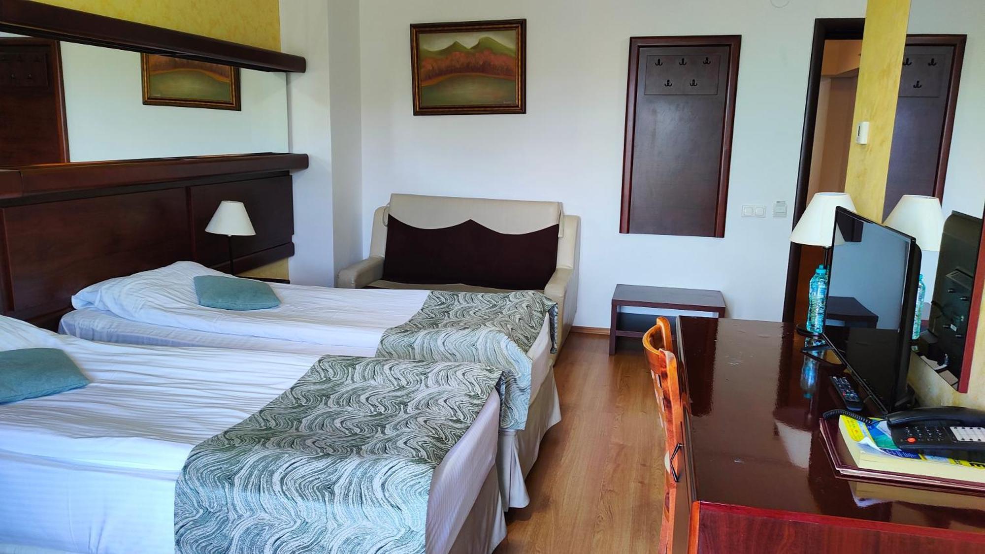 Hotel Valea Cu Pesti Căpăţîneni-Ungureni Екстериор снимка