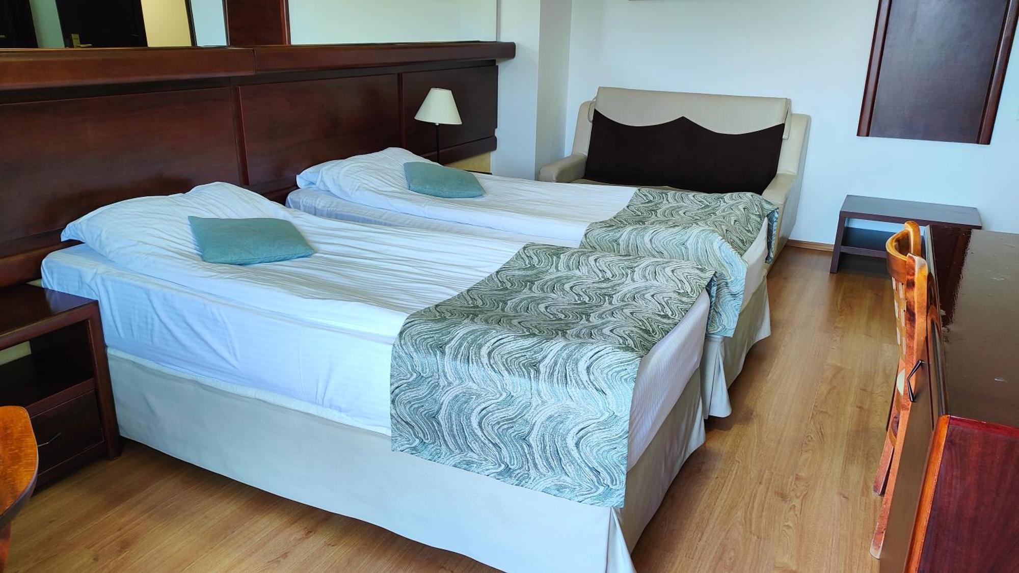 Hotel Valea Cu Pesti Căpăţîneni-Ungureni Екстериор снимка