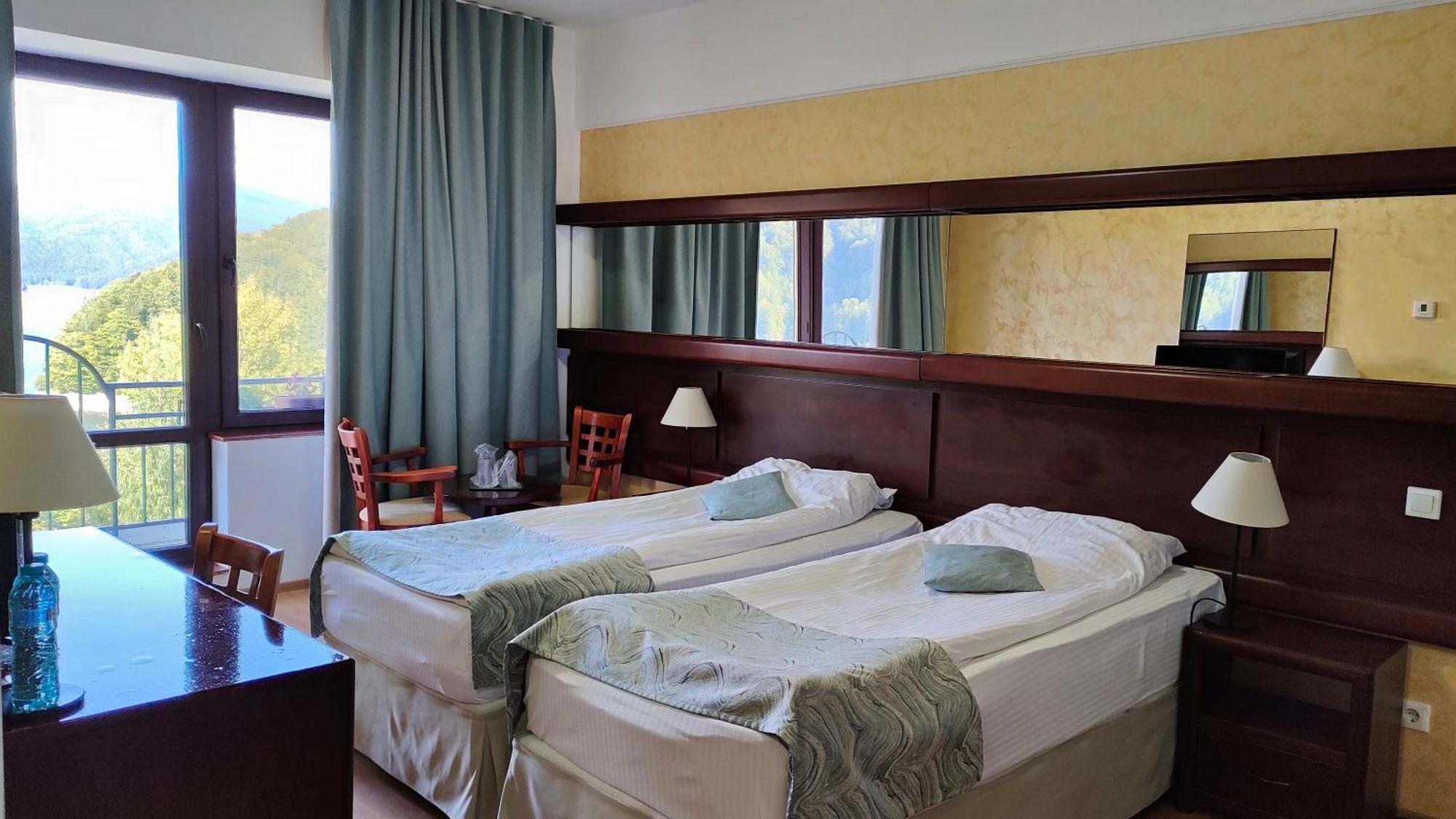 Hotel Valea Cu Pesti Căpăţîneni-Ungureni Екстериор снимка