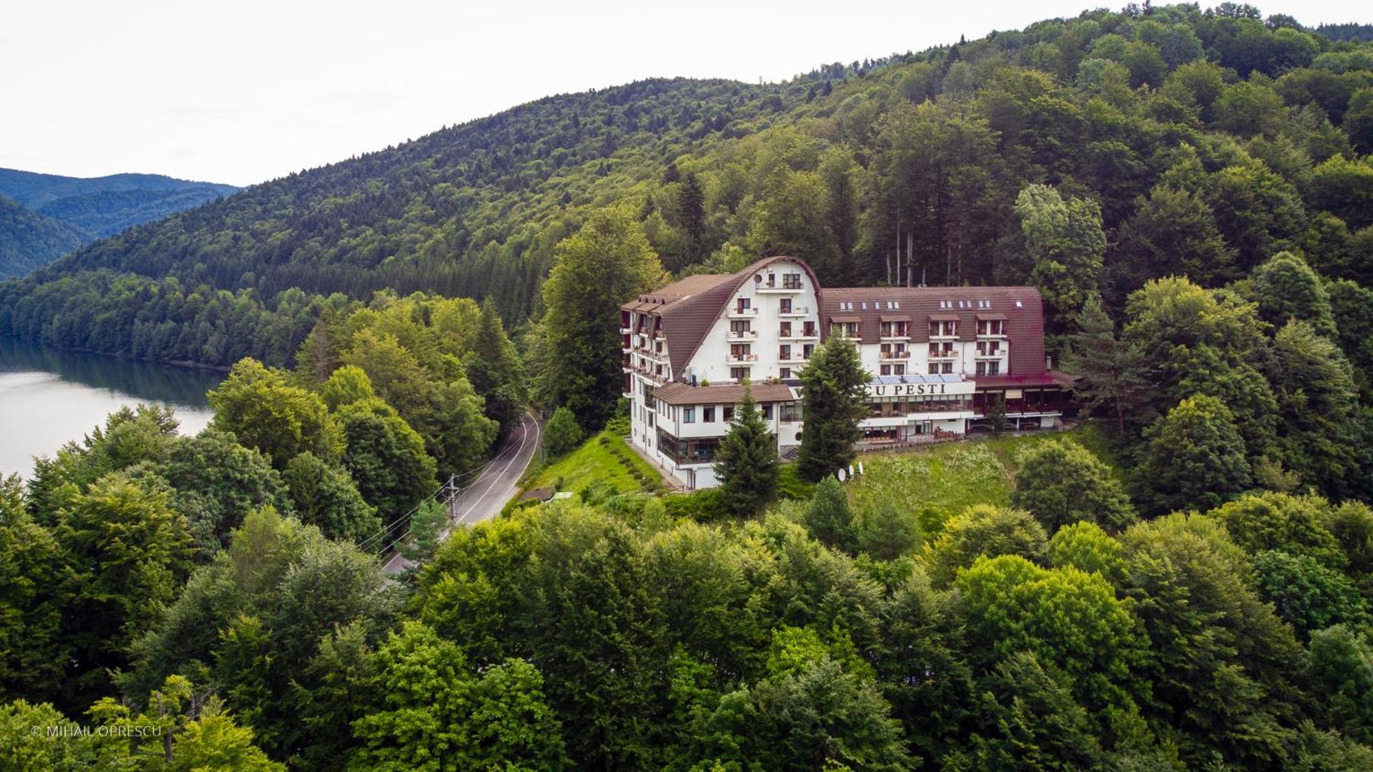 Hotel Valea Cu Pesti Căpăţîneni-Ungureni Екстериор снимка