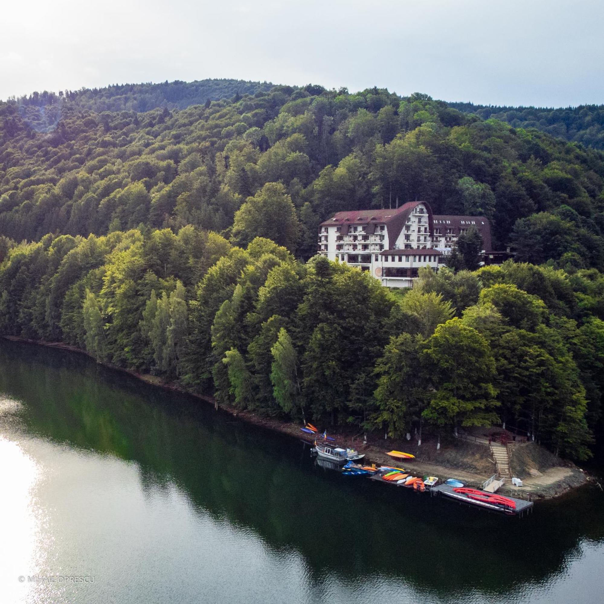 Hotel Valea Cu Pesti Căpăţîneni-Ungureni Екстериор снимка