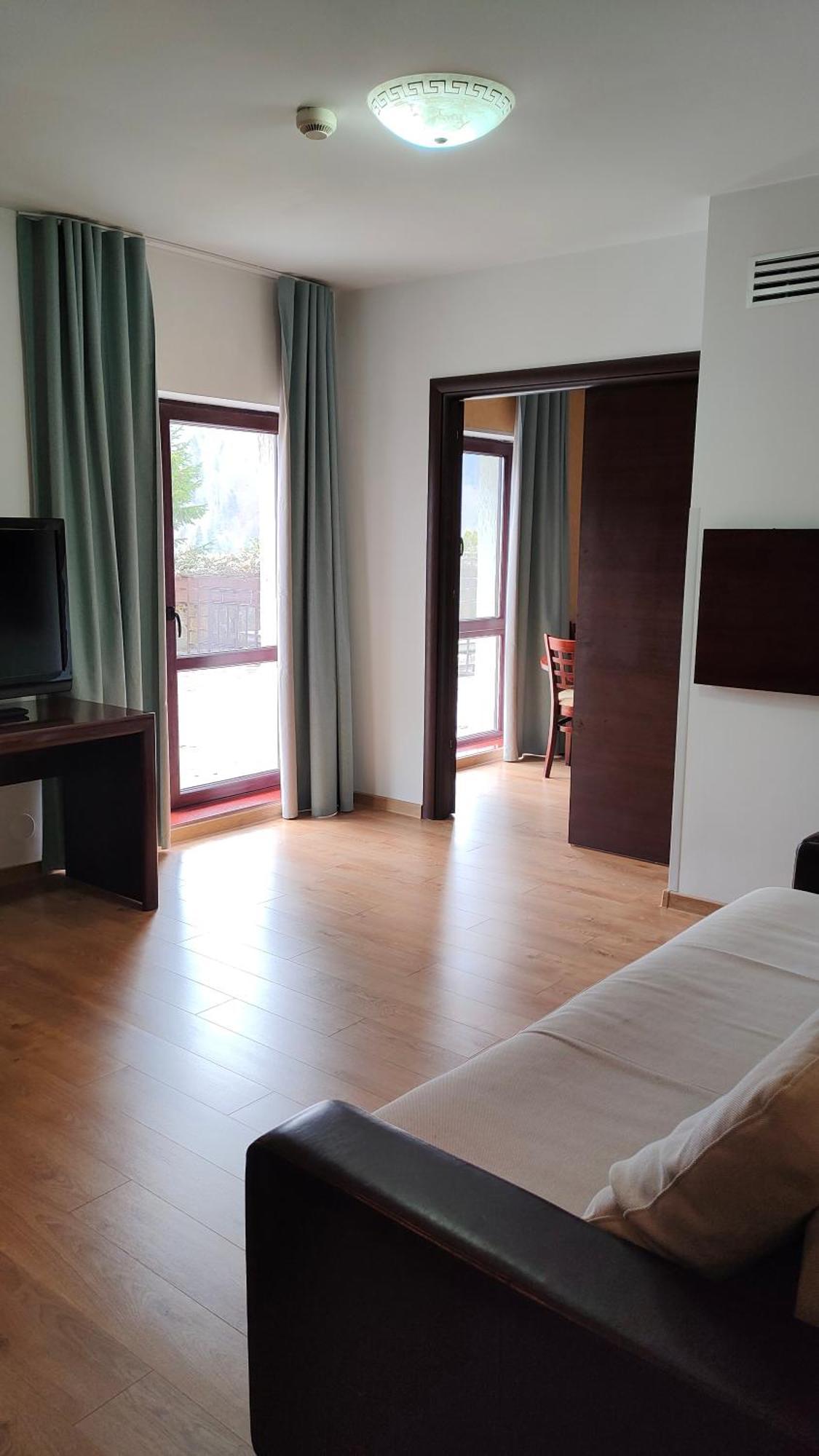 Hotel Valea Cu Pesti Căpăţîneni-Ungureni Екстериор снимка