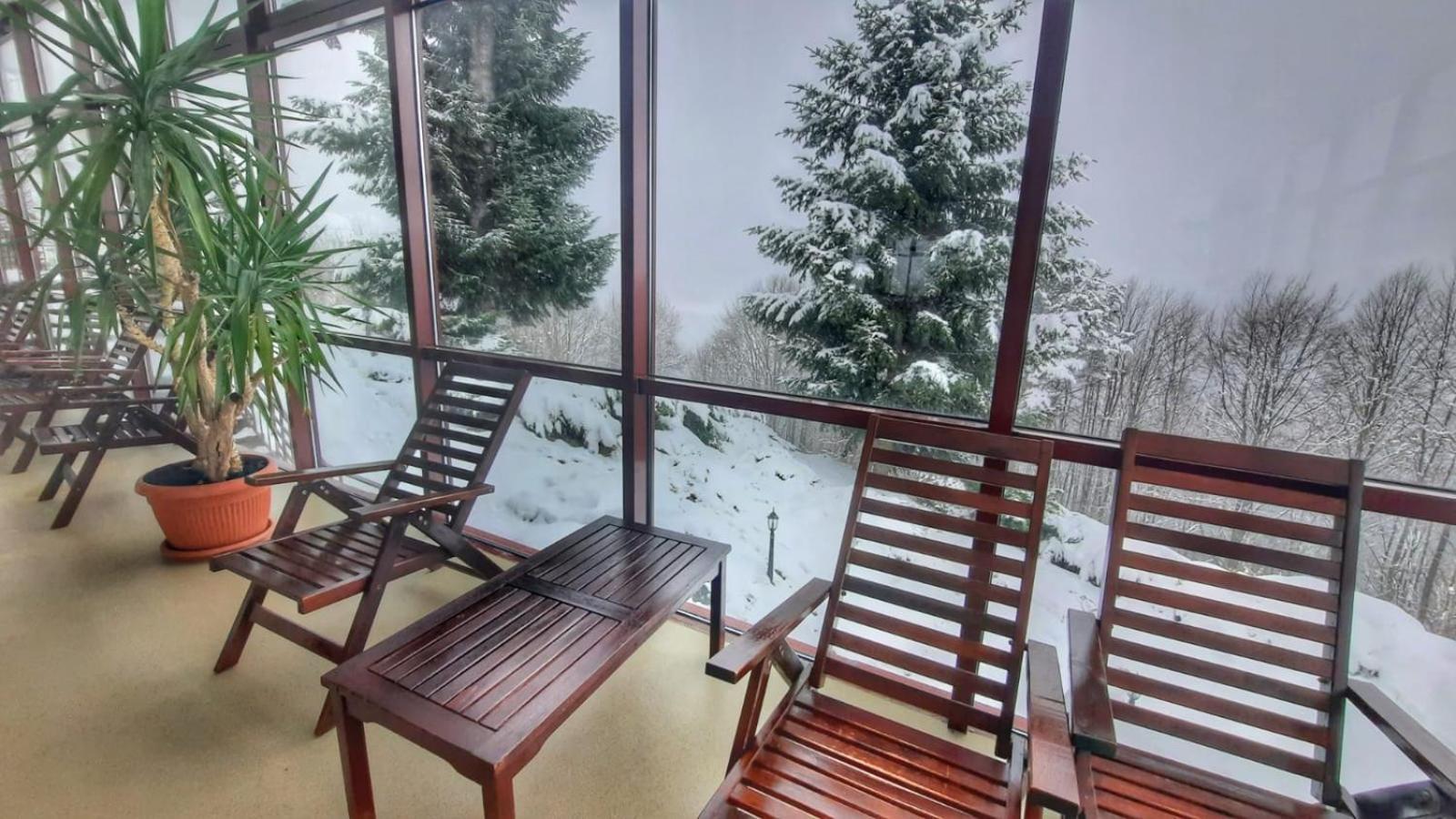 Hotel Valea Cu Pesti Căpăţîneni-Ungureni Екстериор снимка