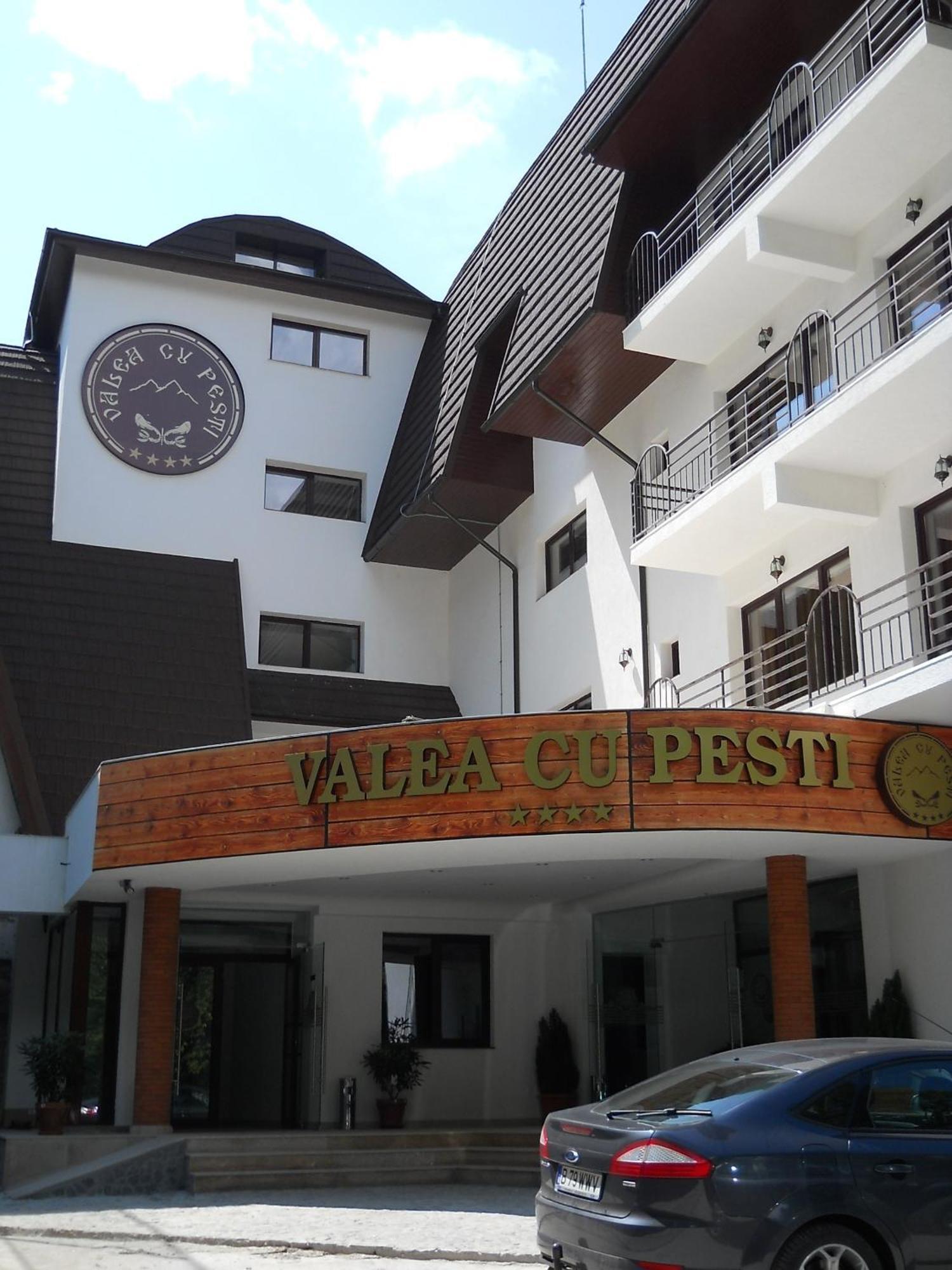 Hotel Valea Cu Pesti Căpăţîneni-Ungureni Екстериор снимка