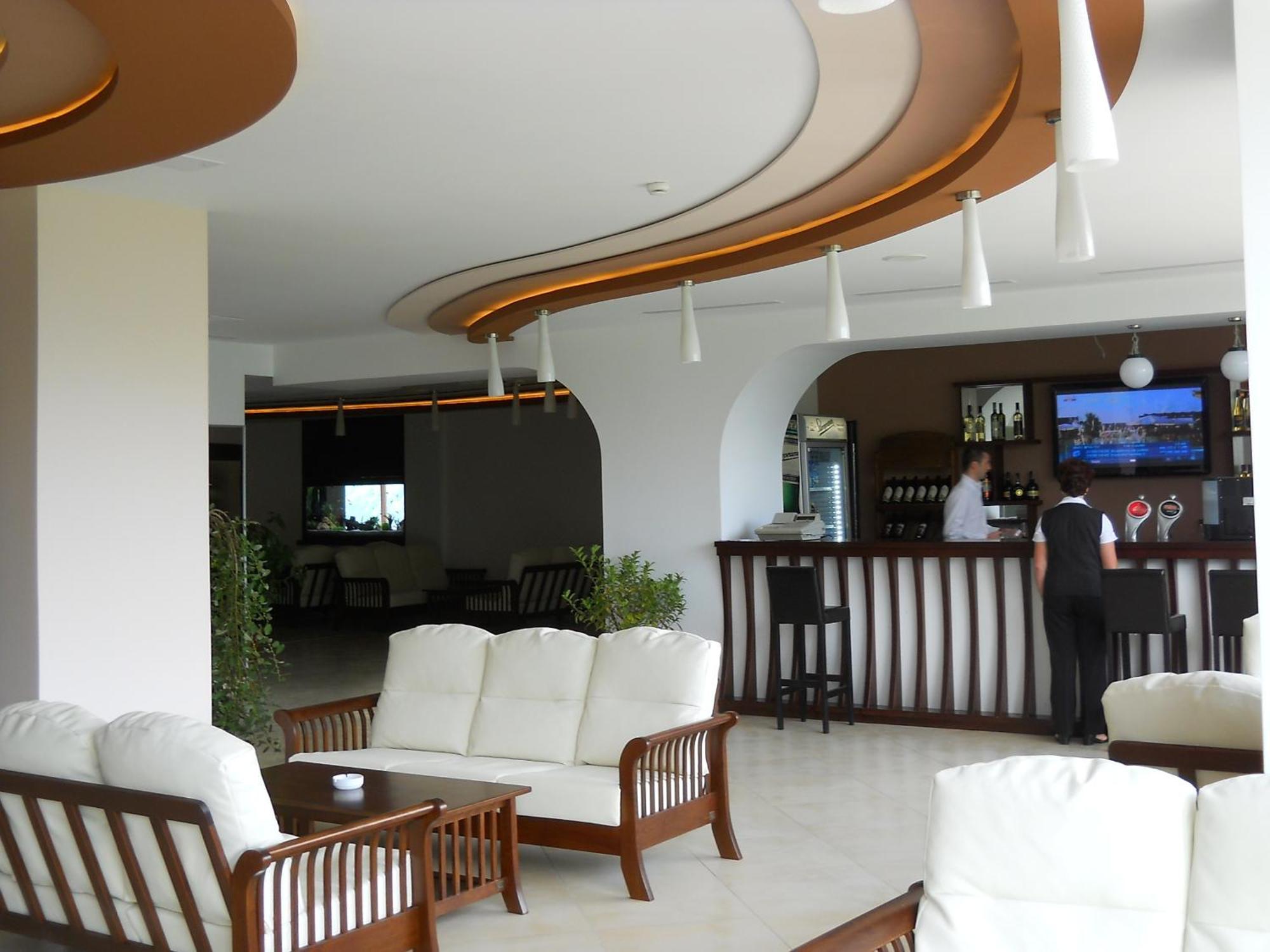 Hotel Valea Cu Pesti Căpăţîneni-Ungureni Екстериор снимка