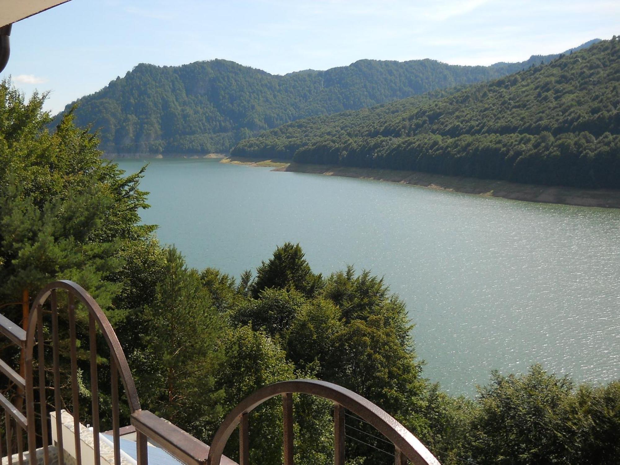 Hotel Valea Cu Pesti Căpăţîneni-Ungureni Екстериор снимка